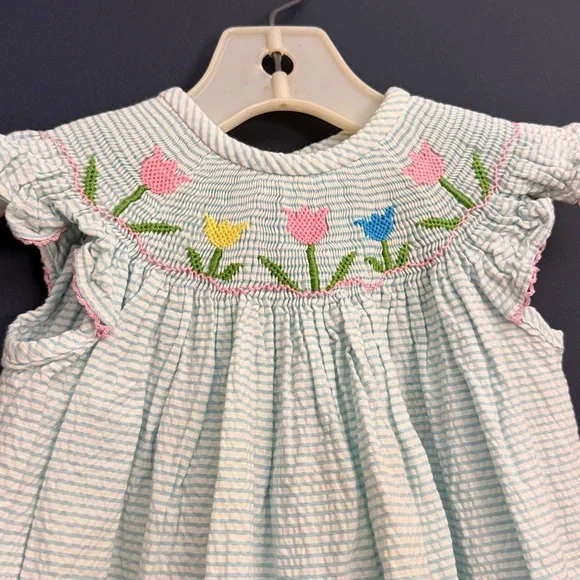 Classic Whimsy Smocked Dress 12M Blue White Seersucker Floral Embroidered - Picture 3 of 8